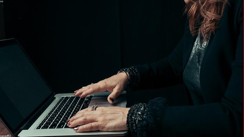 短剧免费观看平台智能推荐与播放功能示意